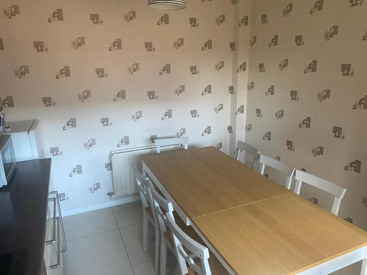 בלפסט Claire'S Airbnb 2 בית נופש