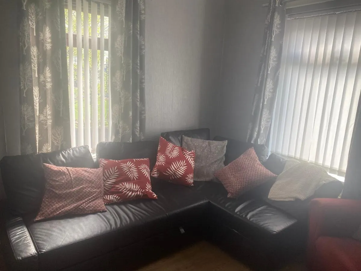 Claire'S Airbnb 2 بلفاست بيت للعطل